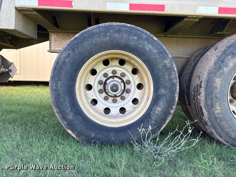 image for item FB6739 2013 Travis S/102 bottom dump trailer