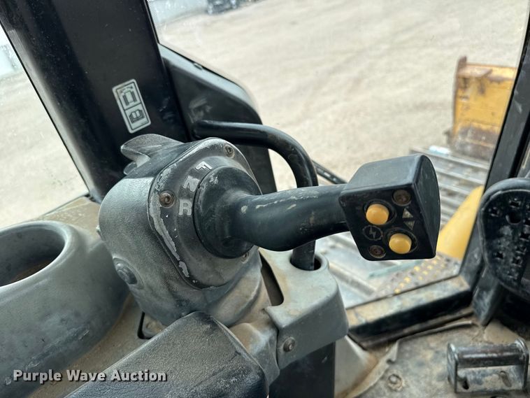 image for item FB6936 2008 Caterpillar D6N dozer