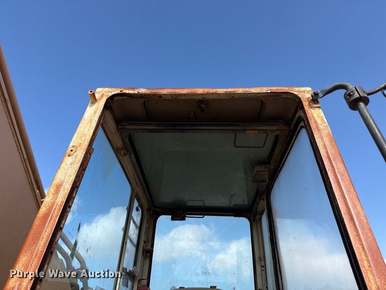 image for item FB8330 1992 Komatsu PC200LC-5L excavator