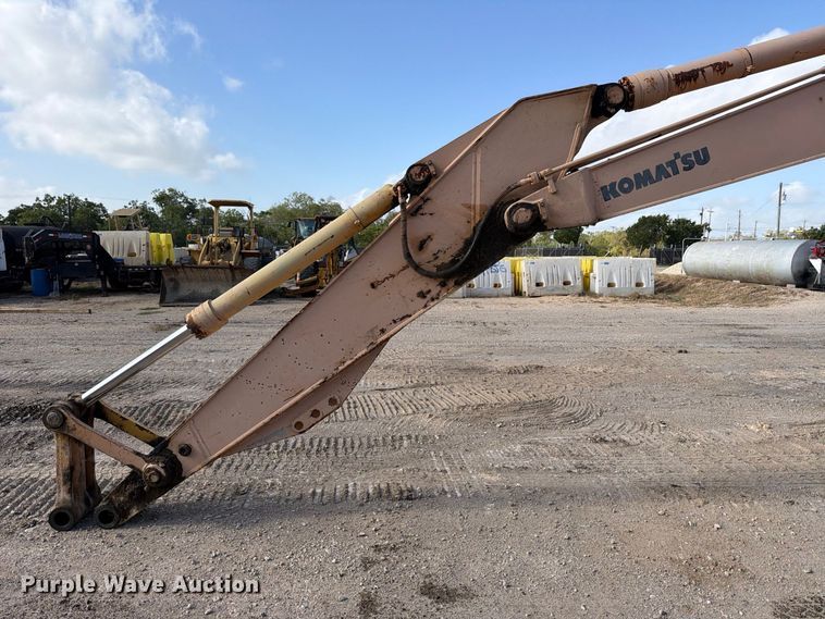 image for item FB8330 1992 Komatsu PC200LC-5L excavator