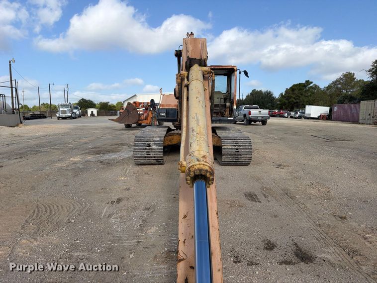 image for item FB8330 1992 Komatsu PC200LC-5L excavator