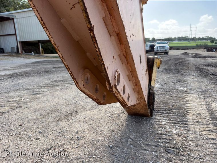 image for item FB8330 1992 Komatsu PC200LC-5L excavator