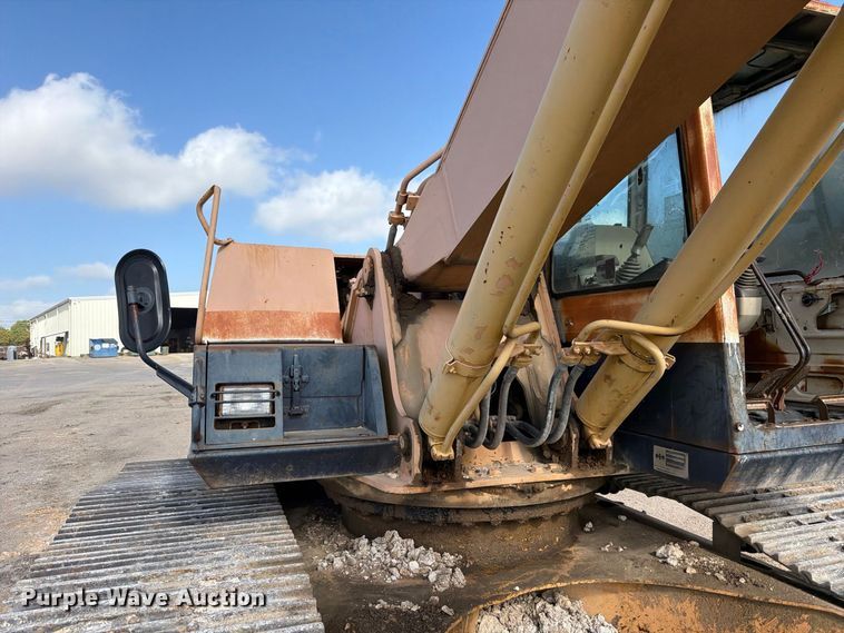 image for item FB8330 1992 Komatsu PC200LC-5L excavator