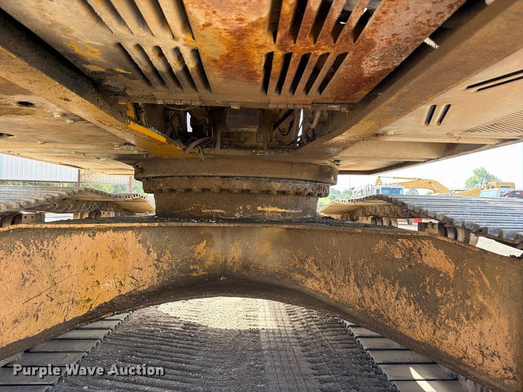 image for item FB8330 1992 Komatsu PC200LC-5L excavator
