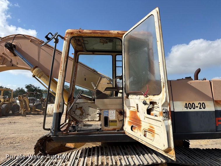 image for item FB8330 1992 Komatsu PC200LC-5L excavator