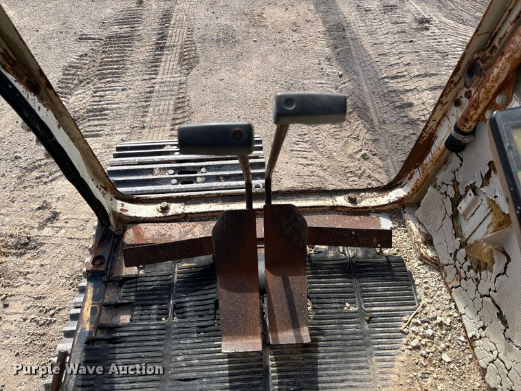 image for item FB8330 1992 Komatsu PC200LC-5L excavator