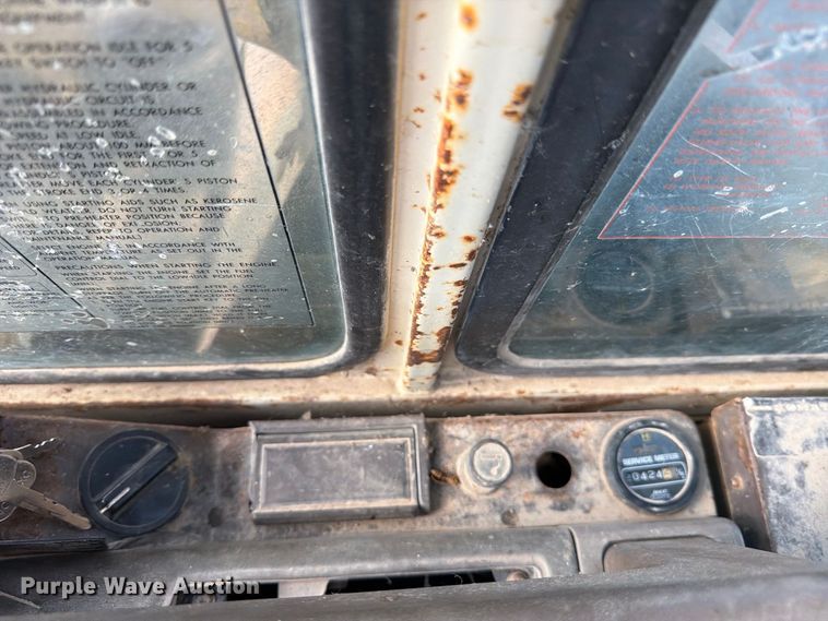 image for item FB8330 1992 Komatsu PC200LC-5L excavator