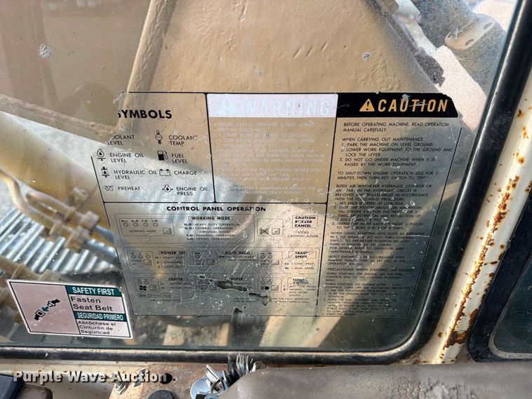 image for item FB8330 1992 Komatsu PC200LC-5L excavator