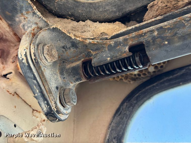 image for item FB8330 1992 Komatsu PC200LC-5L excavator