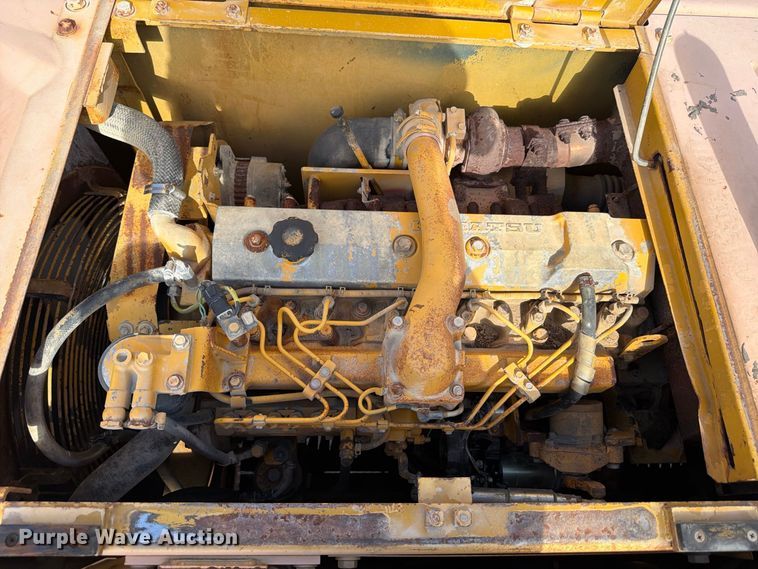 image for item FB8330 1992 Komatsu PC200LC-5L excavator