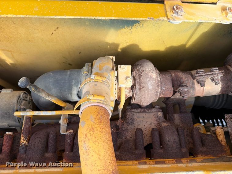 image for item FB8330 1992 Komatsu PC200LC-5L excavator