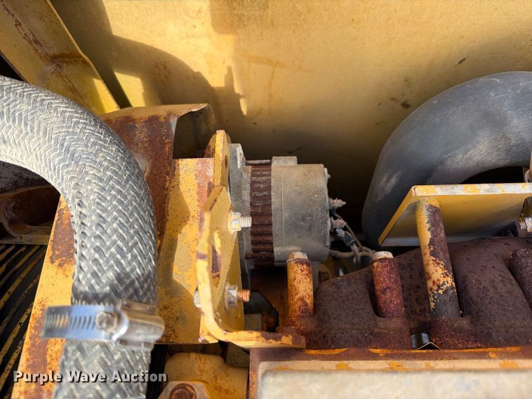 image for item FB8330 1992 Komatsu PC200LC-5L excavator