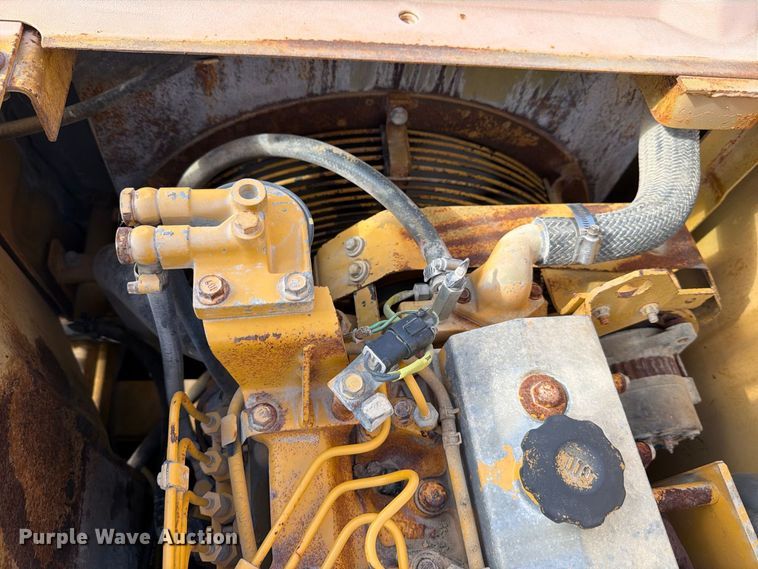 image for item FB8330 1992 Komatsu PC200LC-5L excavator