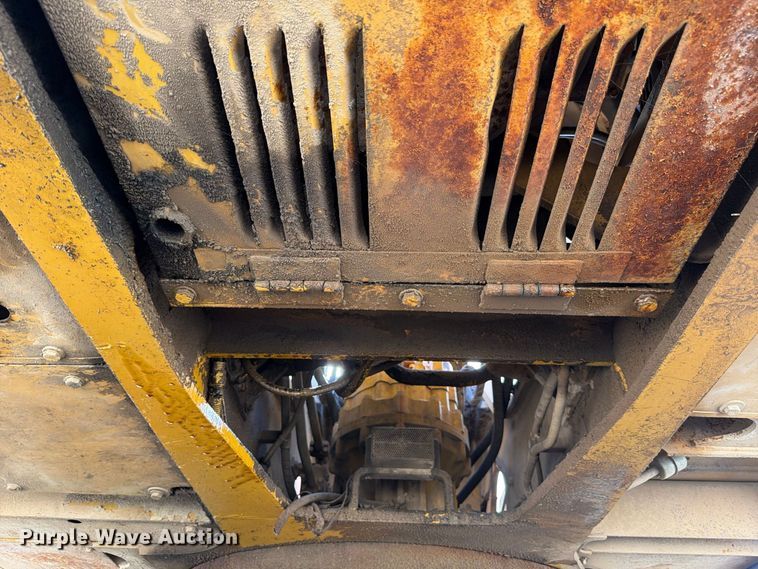 image for item FB8330 1992 Komatsu PC200LC-5L excavator