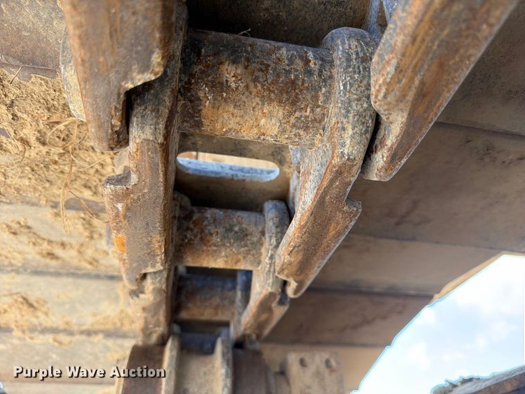 image for item FB8330 1992 Komatsu PC200LC-5L excavator