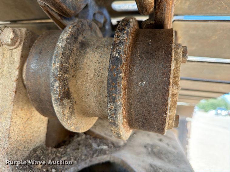 image for item FB8330 1992 Komatsu PC200LC-5L excavator