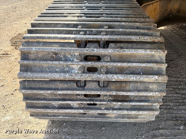 image for item FB8330 1992 Komatsu PC200LC-5L excavator