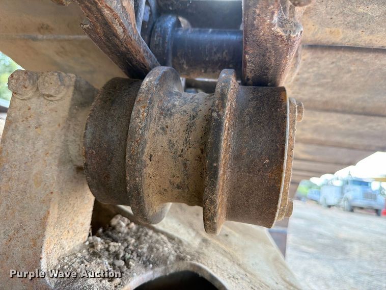 image for item FB8330 1992 Komatsu PC200LC-5L excavator