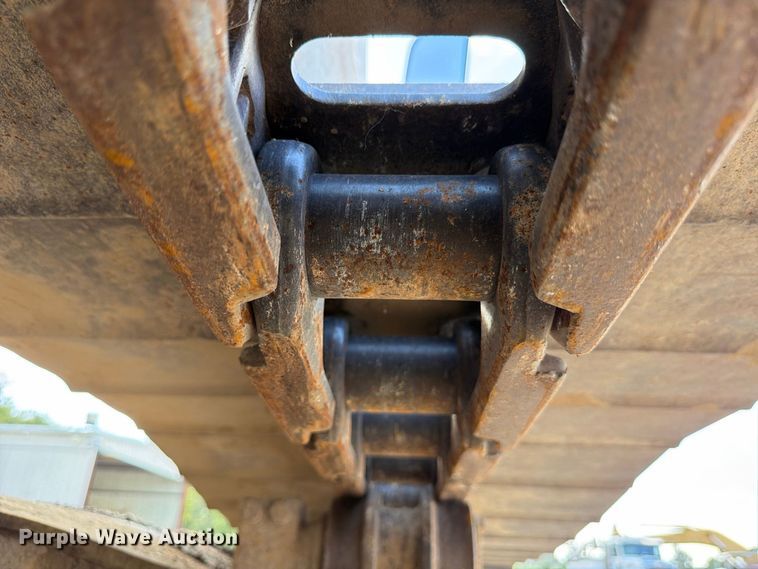 image for item FB8330 1992 Komatsu PC200LC-5L excavator