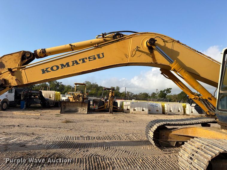 image for item FB8332 1992 Komatsu PC300LC-5L excavator