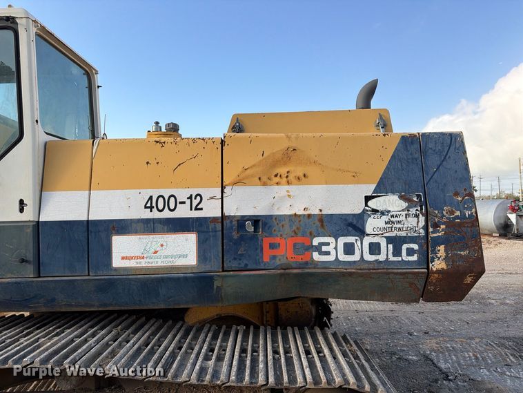 image for item FB8332 1992 Komatsu PC300LC-5L excavator