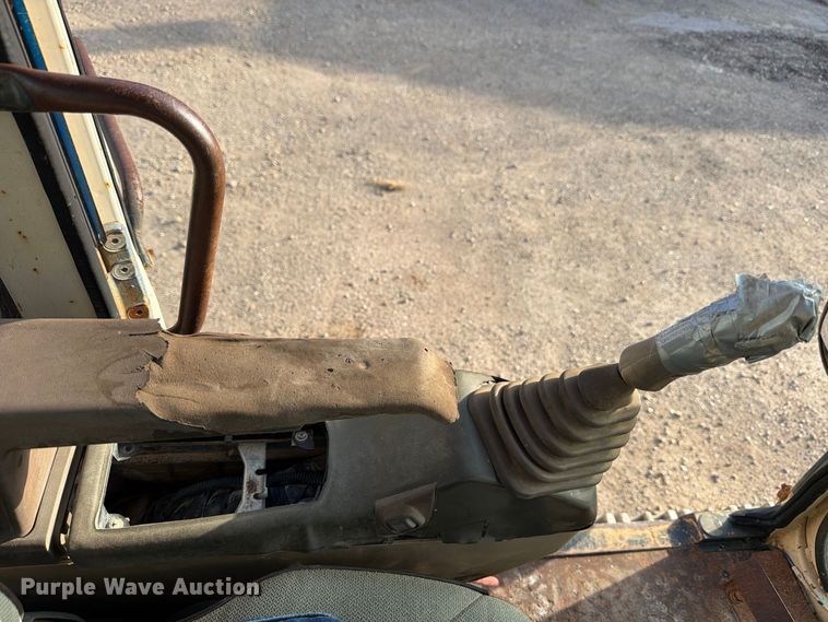 image for item FB8332 1992 Komatsu PC300LC-5L excavator