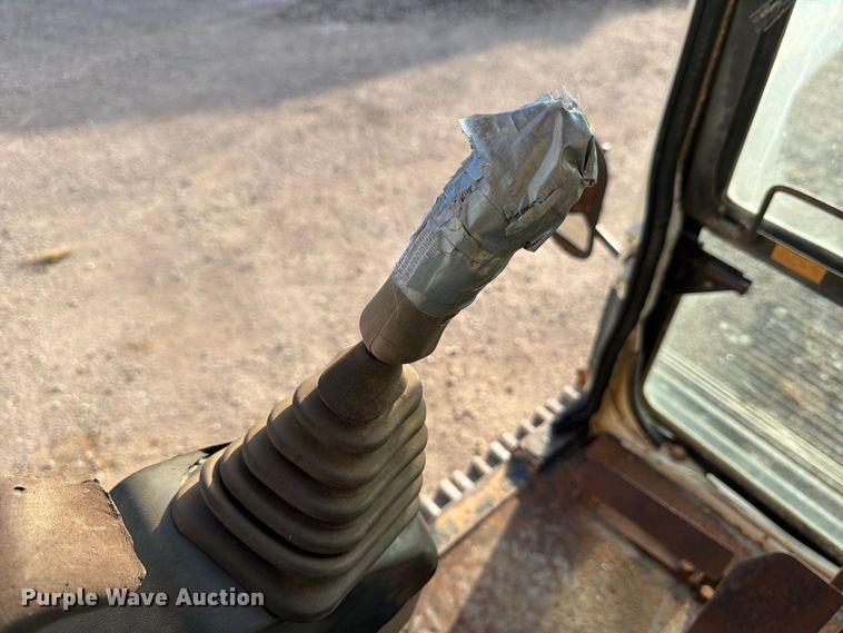 image for item FB8332 1992 Komatsu PC300LC-5L excavator