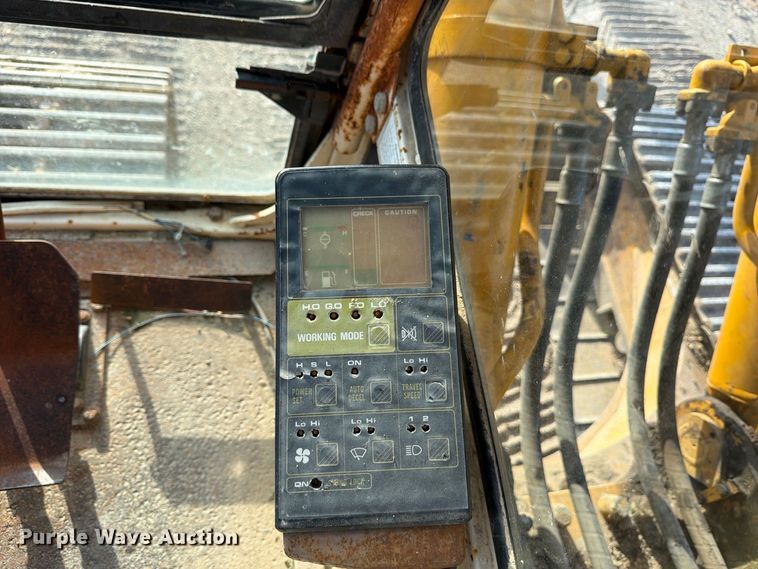 image for item FB8332 1992 Komatsu PC300LC-5L excavator