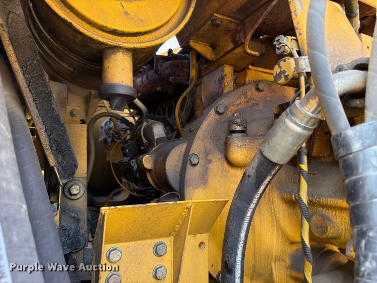 image for item FB8332 1992 Komatsu PC300LC-5L excavator