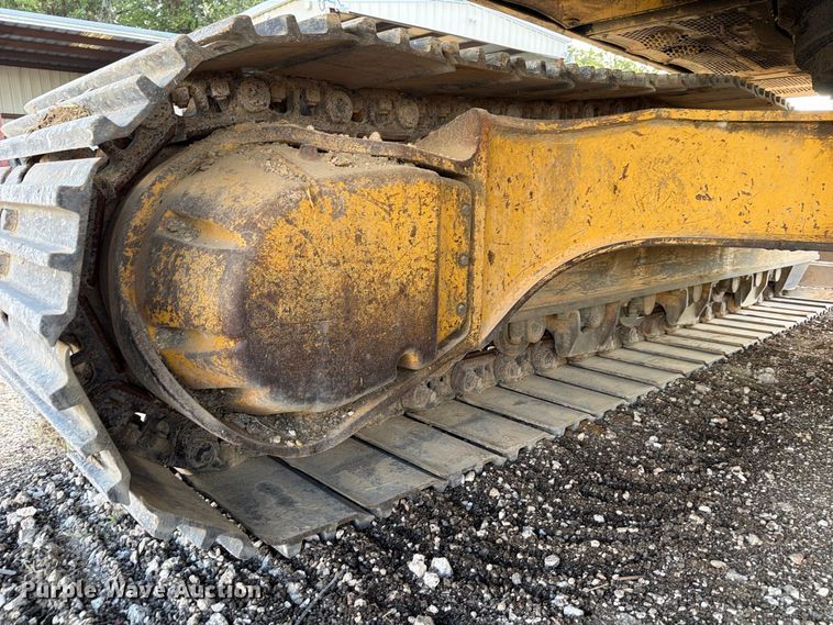 image for item FB8332 1992 Komatsu PC300LC-5L excavator