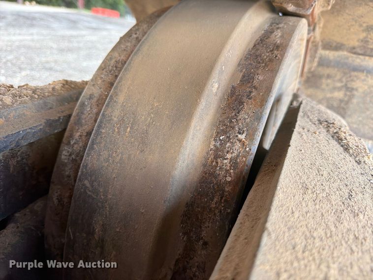 image for item FB8332 1992 Komatsu PC300LC-5L excavator