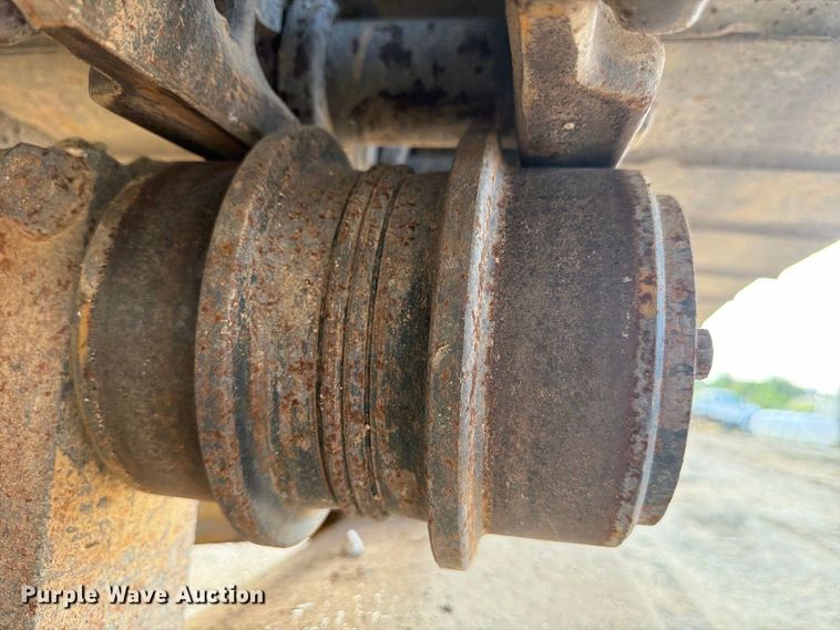 image for item FB8332 1992 Komatsu PC300LC-5L excavator