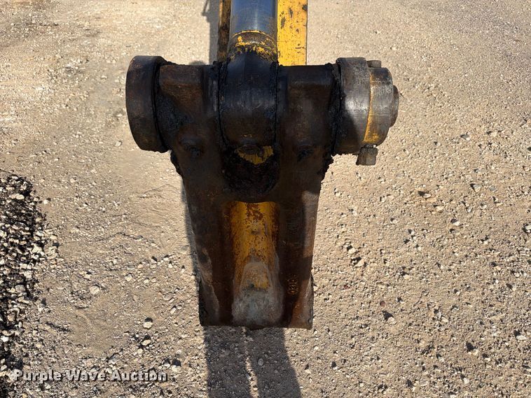image for item FB8333 1995 Komatsu PC400LC-5LC excavator