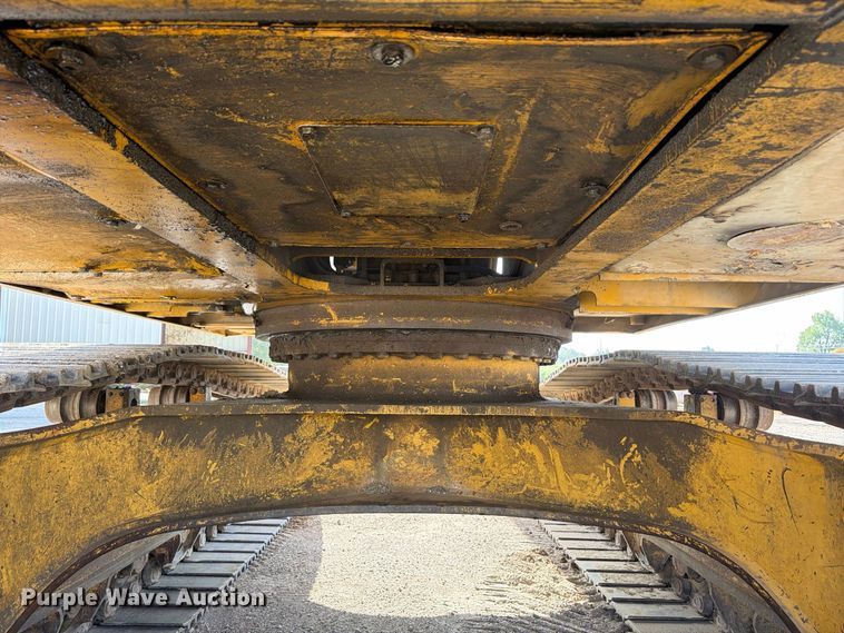 image for item FB8333 1995 Komatsu PC400LC-5LC excavator