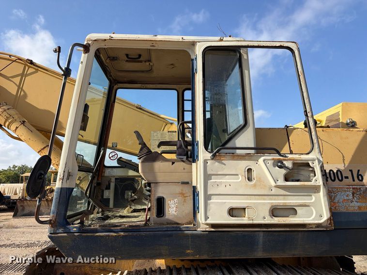 image for item FB8333 1995 Komatsu PC400LC-5LC excavator