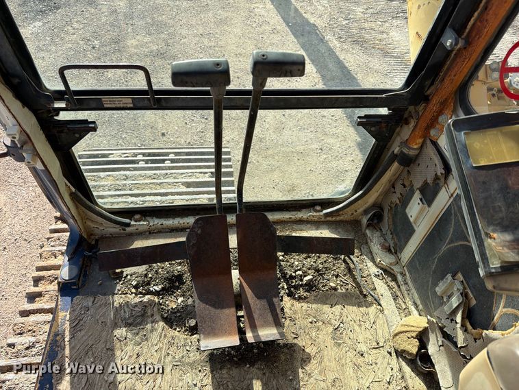 image for item FB8333 1995 Komatsu PC400LC-5LC excavator