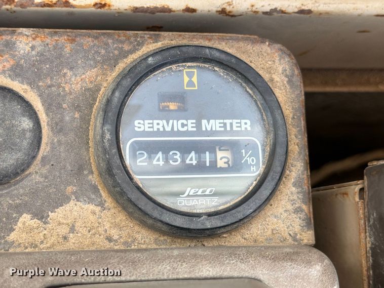 image for item FB8333 1995 Komatsu PC400LC-5LC excavator