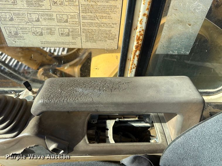 image for item FB8333 1995 Komatsu PC400LC-5LC excavator