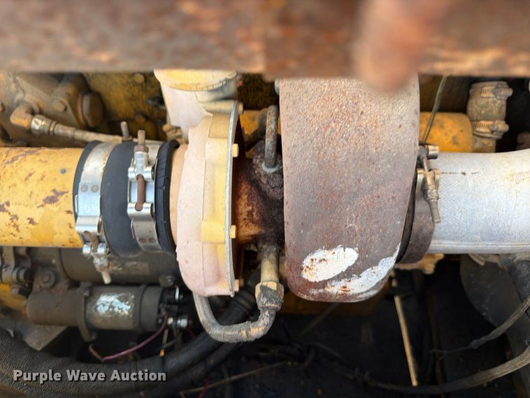 image for item FB8333 1995 Komatsu PC400LC-5LC excavator