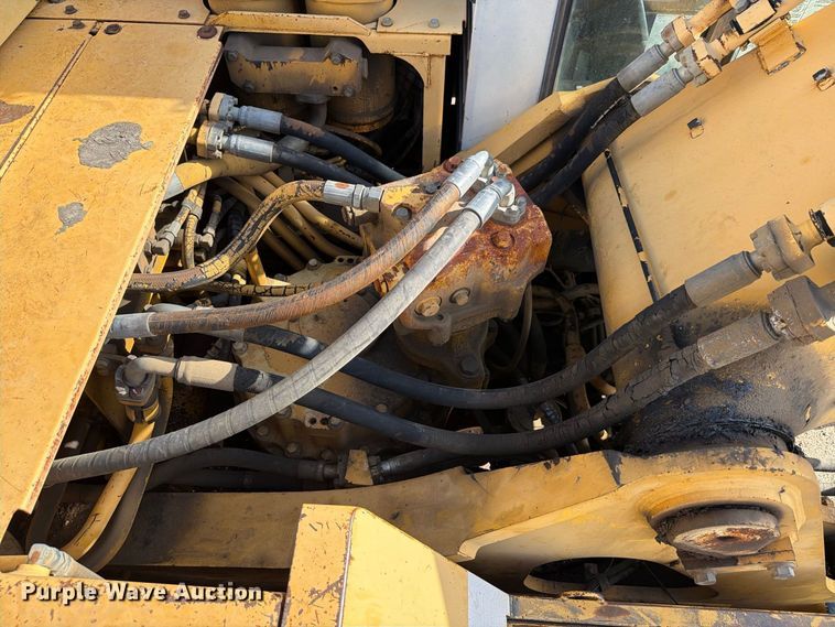 image for item FB8333 1995 Komatsu PC400LC-5LC excavator