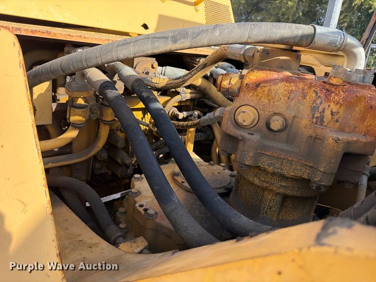 image for item FB8333 1995 Komatsu PC400LC-5LC excavator
