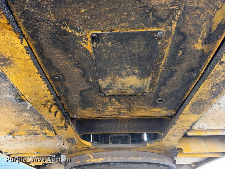 image for item FB8333 1995 Komatsu PC400LC-5LC excavator