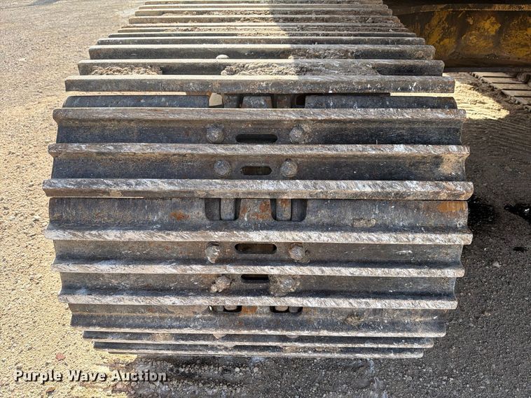image for item FB8333 1995 Komatsu PC400LC-5LC excavator