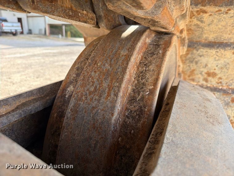image for item FB8333 1995 Komatsu PC400LC-5LC excavator