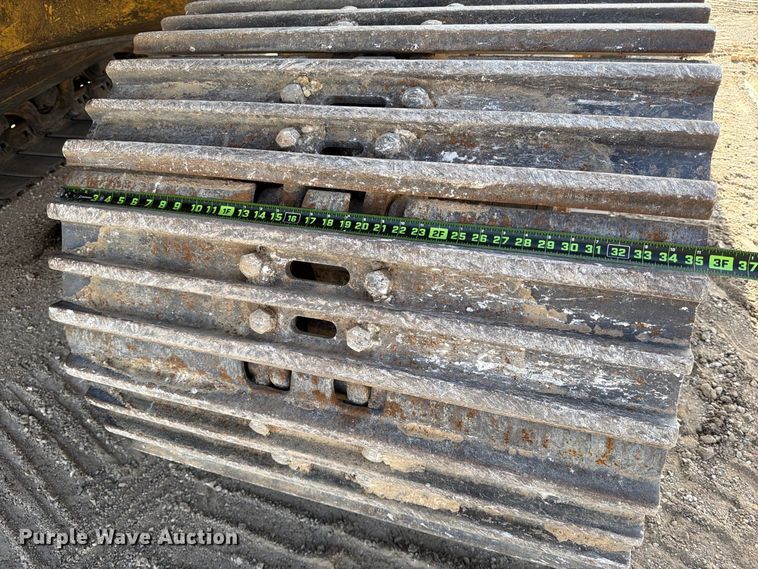 image for item FB8333 1995 Komatsu PC400LC-5LC excavator