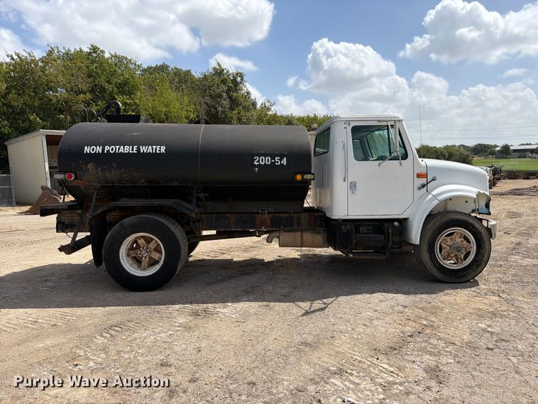 image for item FB8335 1997 International 4700 water truck
