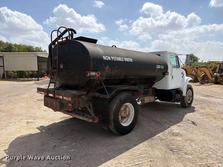 image for item FB8335 1997 International 4700 water truck