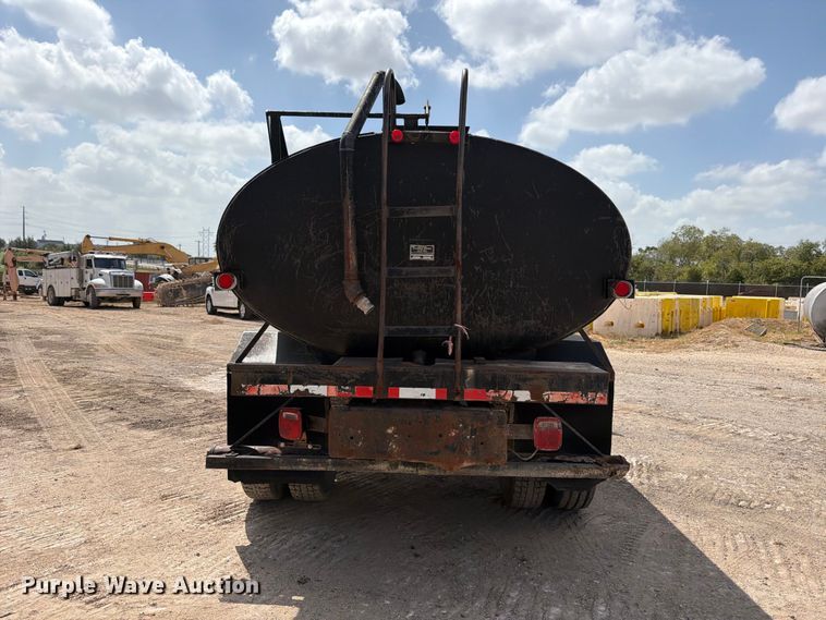 image for item FB8335 1997 International 4700 water truck