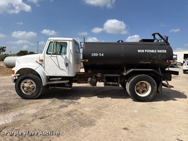 image for item FB8335 1997 International 4700 water truck