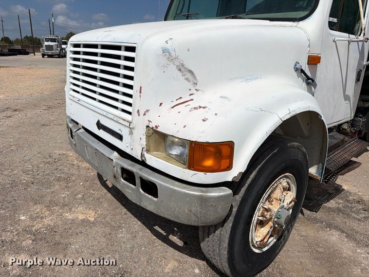 image for item FB8335 1997 International 4700 water truck